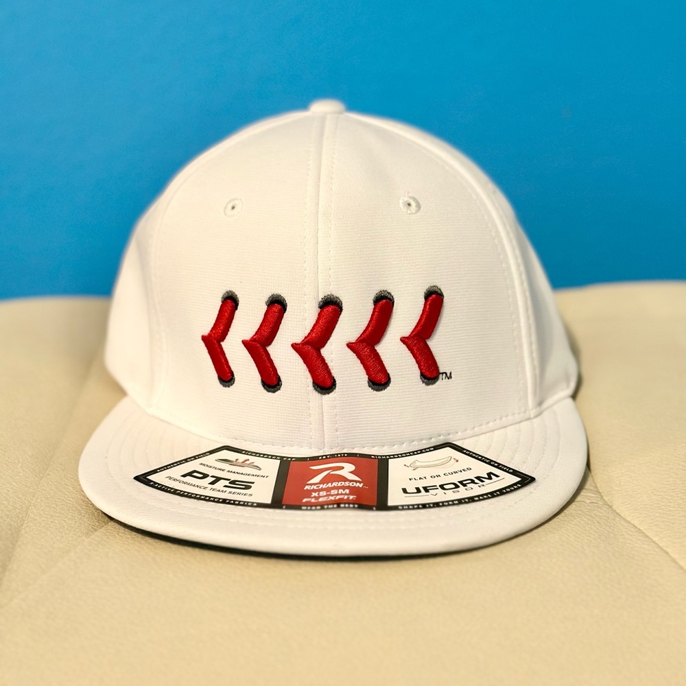 Youth Baseball Stitch Fitted Hat in White/Red, Size XS/S